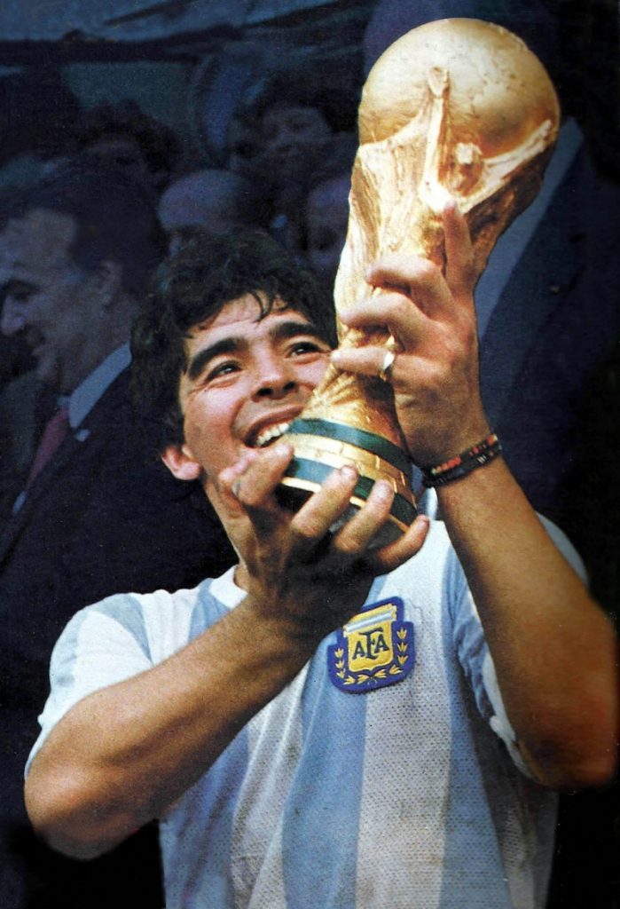 Top cầu thủ xuất sắc nhất mọi thời đại Diego Maradona đội bóng Argentina